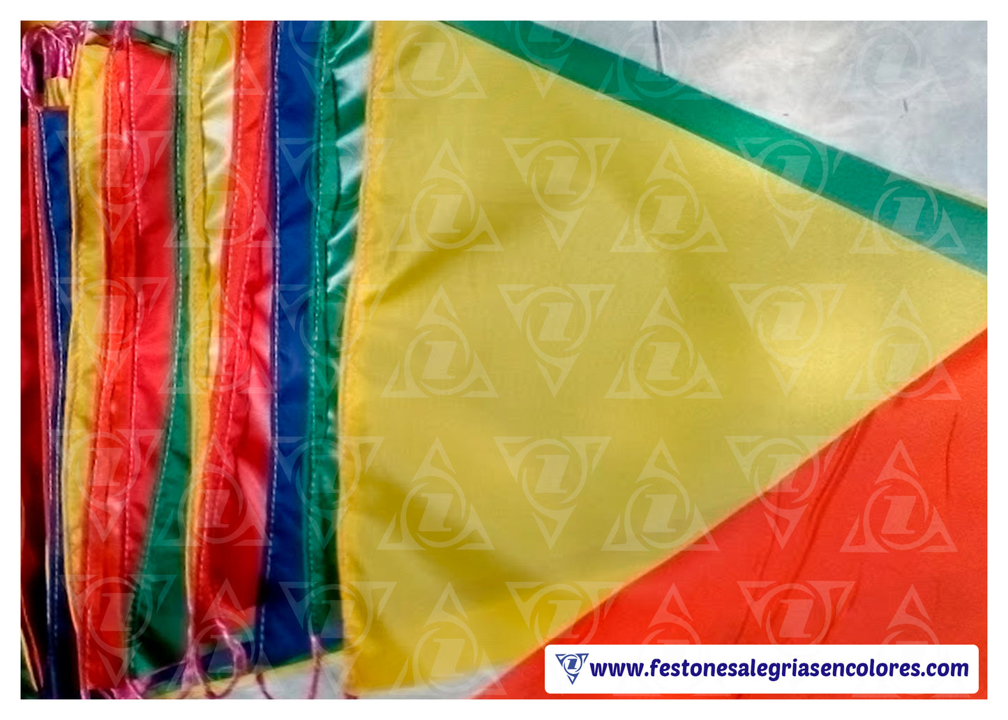 Festón Triangular Multicolor 50m - Tela Plastificada